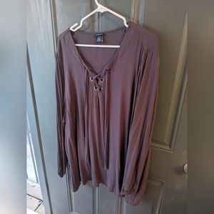 Torrid Size 4 EUC rayon grey top long sleeved